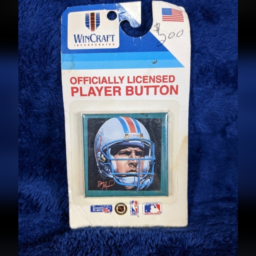 Vintage Player Button Dan Marino